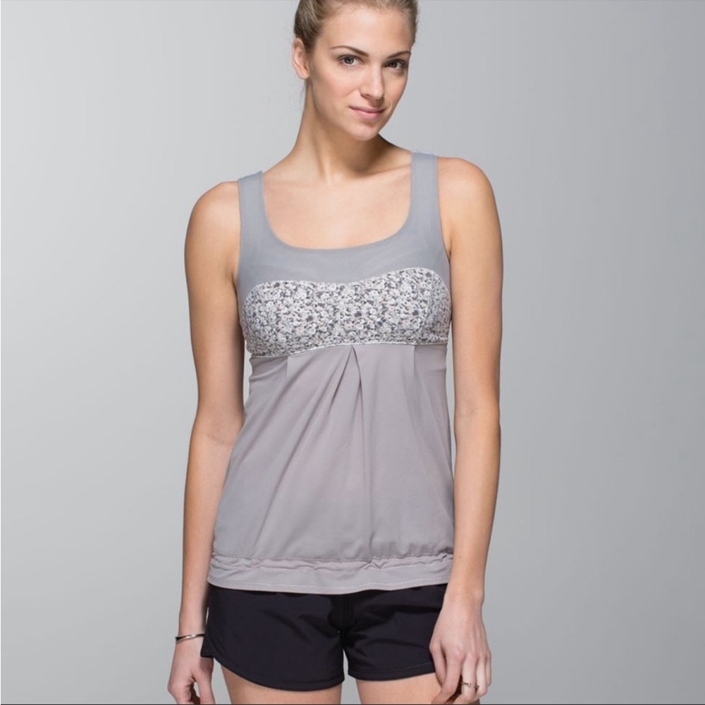 Lululemon Elevate Tank Silver Grey Floral size 8 C1